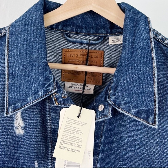 NWT Levi’s 90’s Distressed Trucker Jacket in Mad Love Dark Wash - Picture 7 of 9